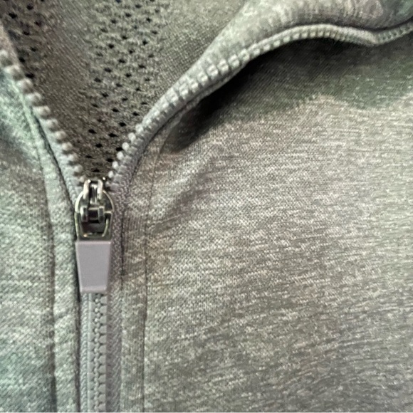 Fabletics grey size small zip up cardigan - Picture 3 of 8